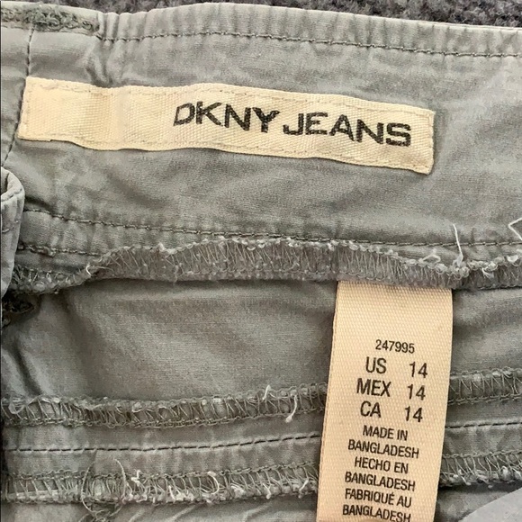 DKNY Capris - Picture 4 of 5